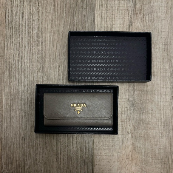 Prada Saffiano Keyholder Argilla - Picture 9 of 9